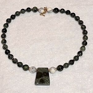 Green Jasper Beads Choker Pendant
